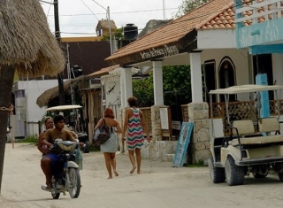 el pueblo de holbox